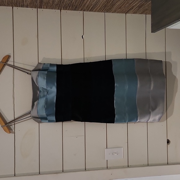 Unique cocktail dress! - Picture 1 of 4